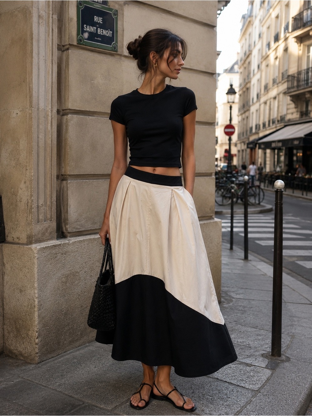 Stunning Black and Cream Colorblock Women's Skirt - Size 4